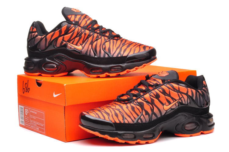 tn requin rose et noir